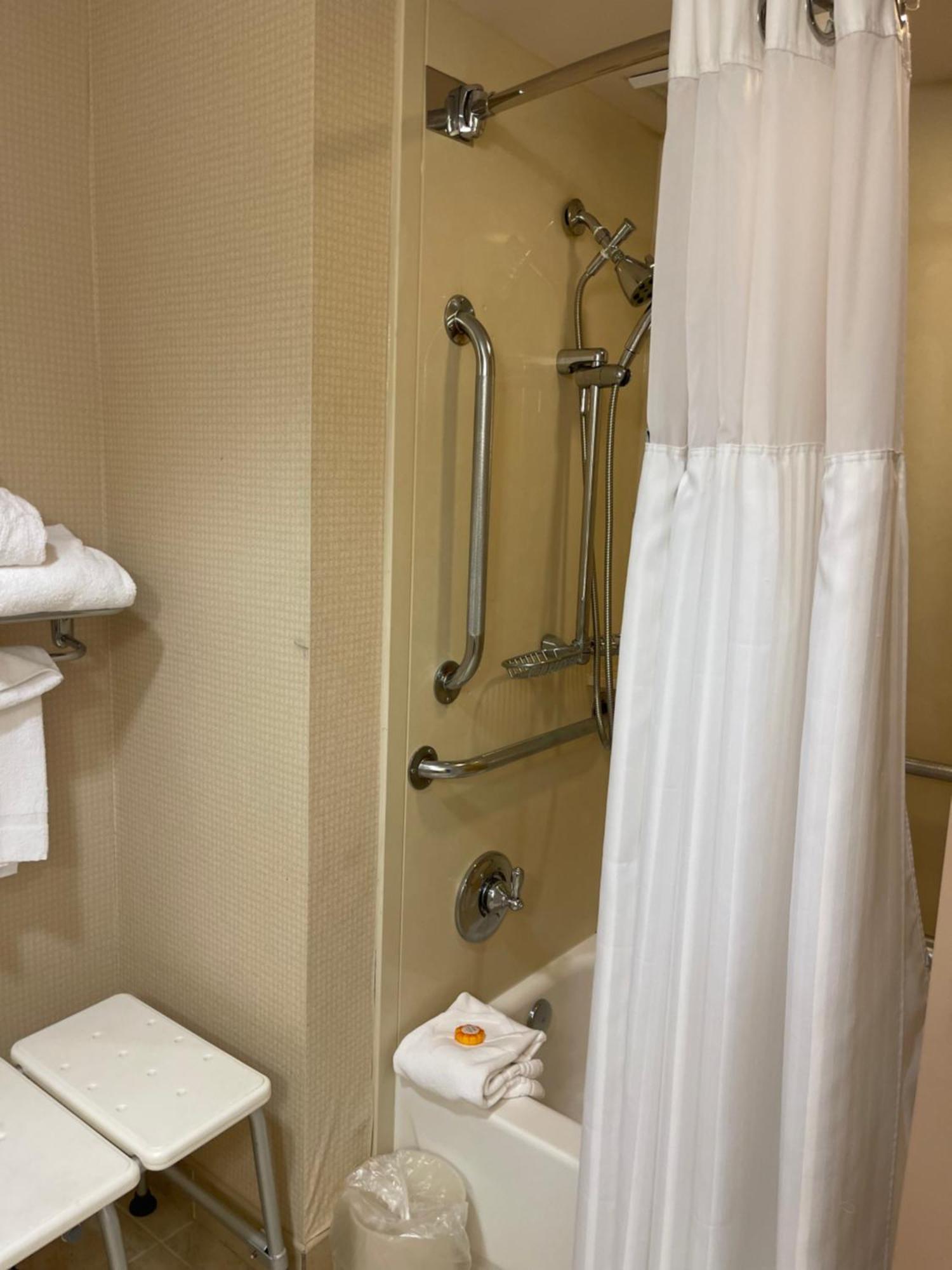 Quality Hotel Эссингтон Экстерьер фото