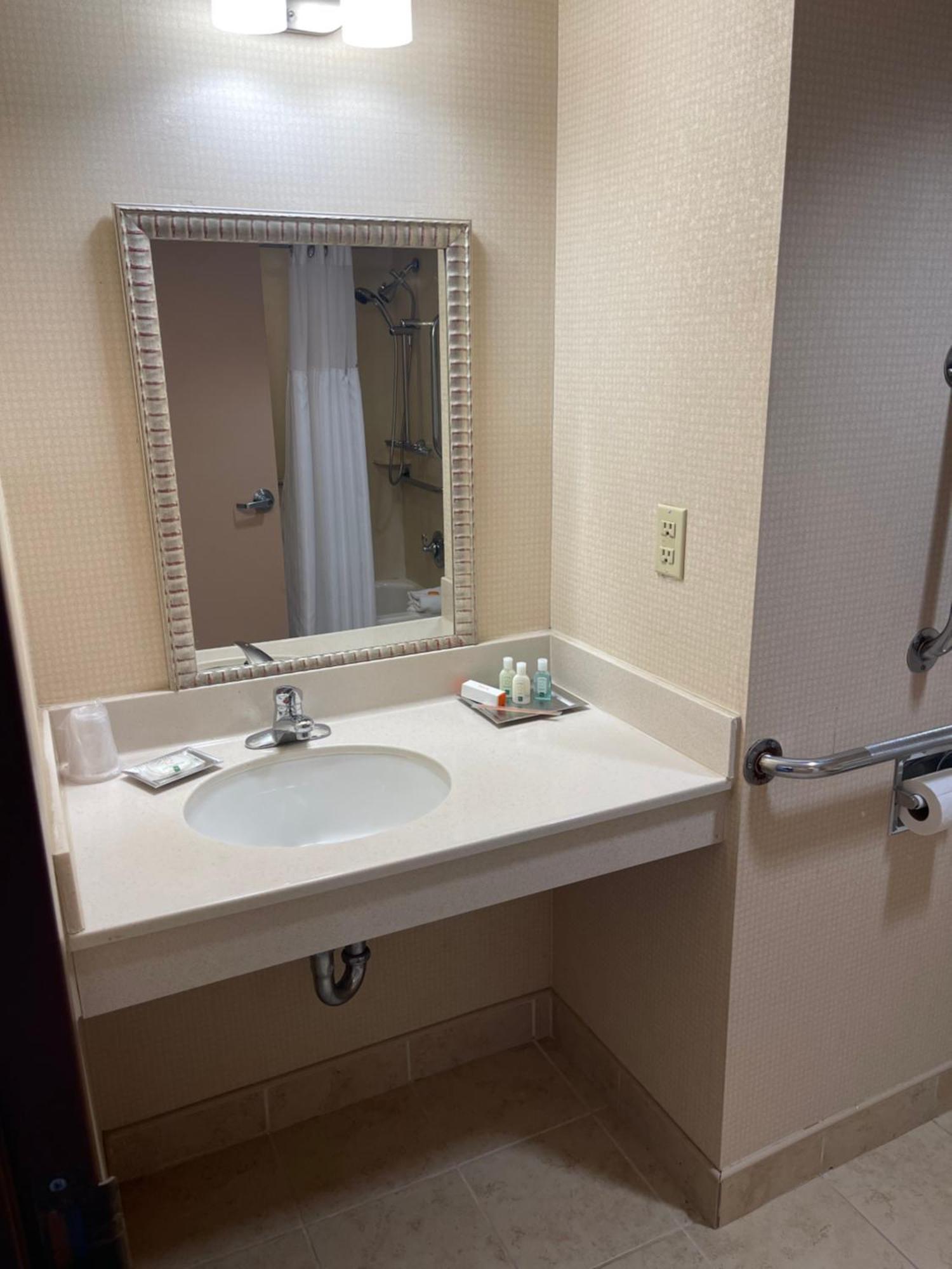 Quality Hotel Эссингтон Экстерьер фото
